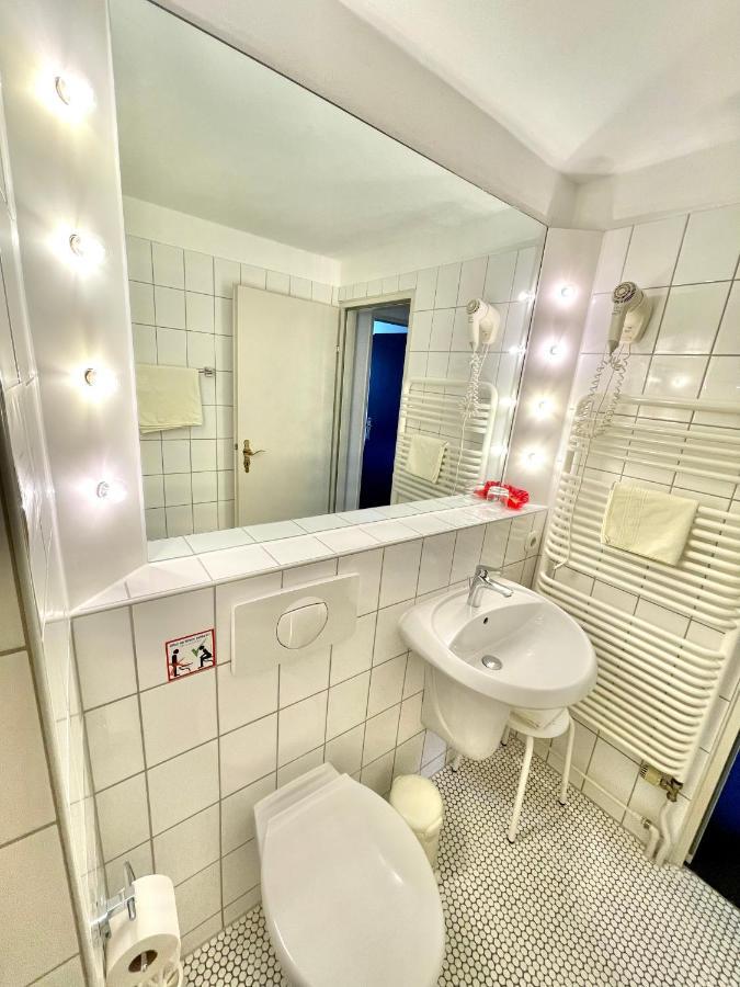 Hotel Pension Linz บึล ภายนอก รูปภาพ